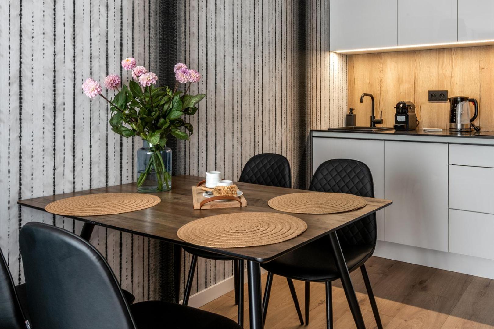 Inpoint Drive Inn - Stay&Park Free Krakau Zimmer foto